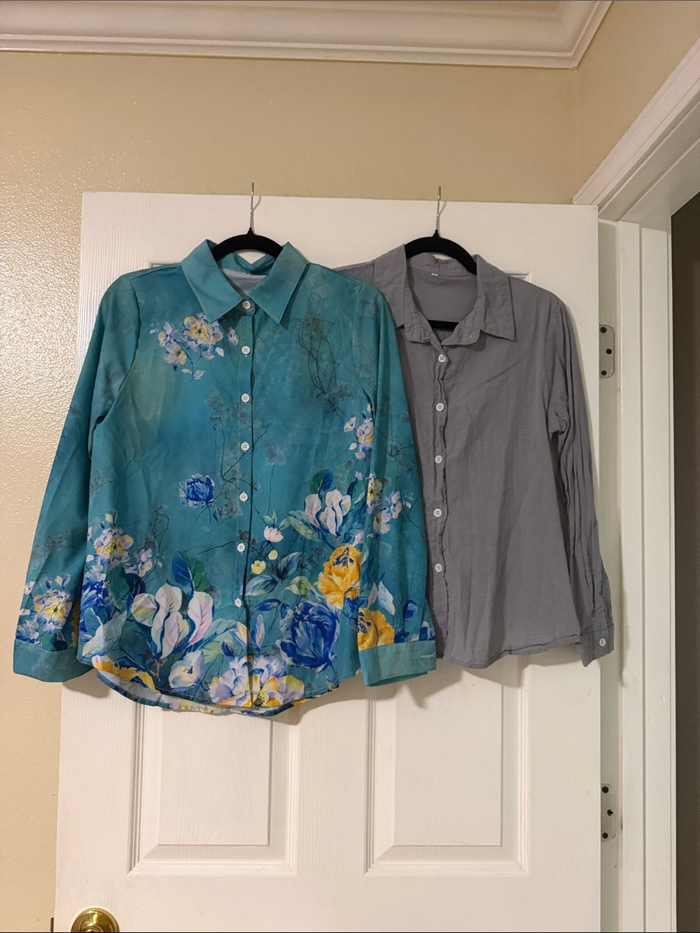 Teal Floral Button-Up Blouse & Gray Linen Blouse
